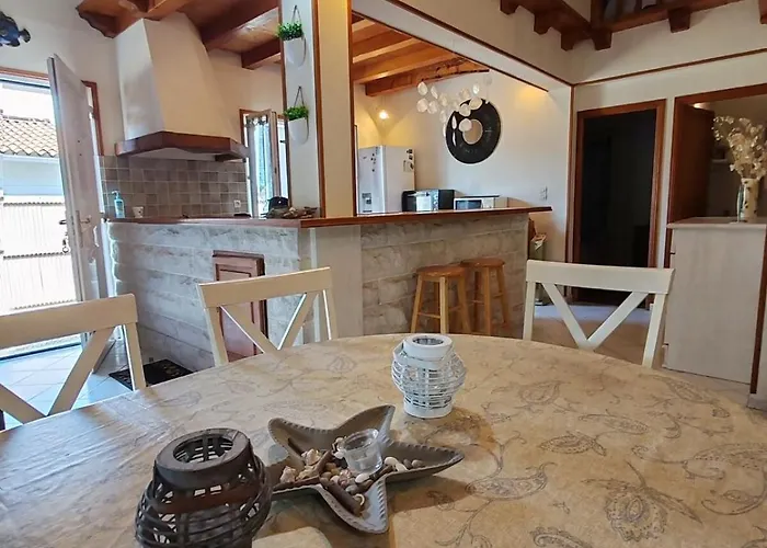 Maison Proche Et Commodites Tatil Evi *